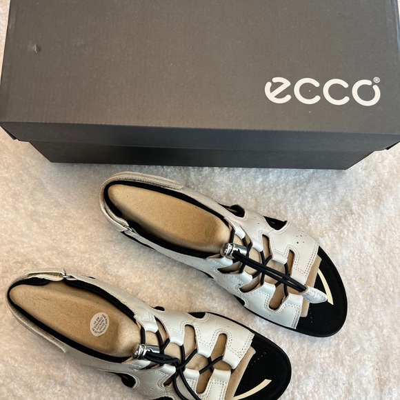 Ecco Women's Black and White Bluma Sandals - Picture 3 of 8